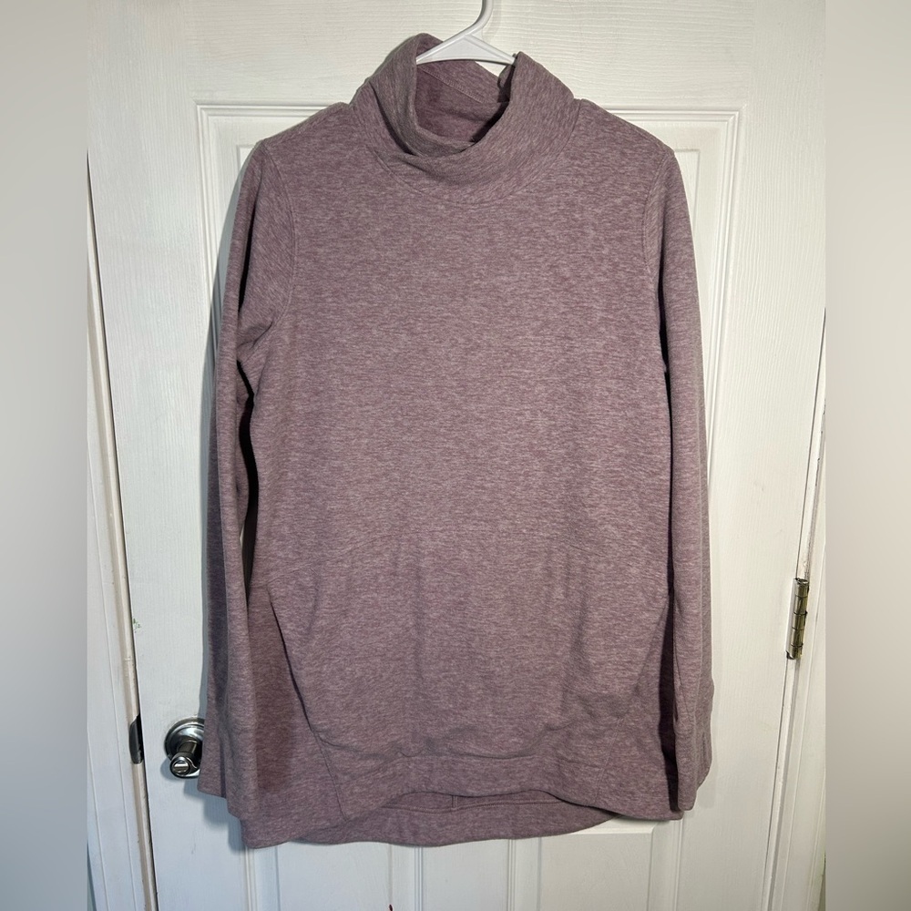 Duluth Trading Company Fleece Pullover. Heather purple. Front pouch, thumb holes